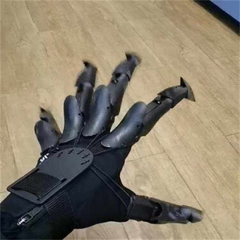 Dragon Claw Gloves — Flexible Horror Halloween Prop