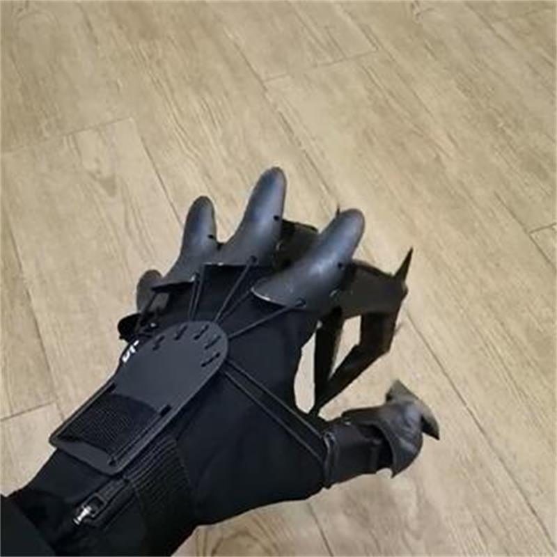 Dragon Claw Gloves — Flexible Horror Halloween Prop